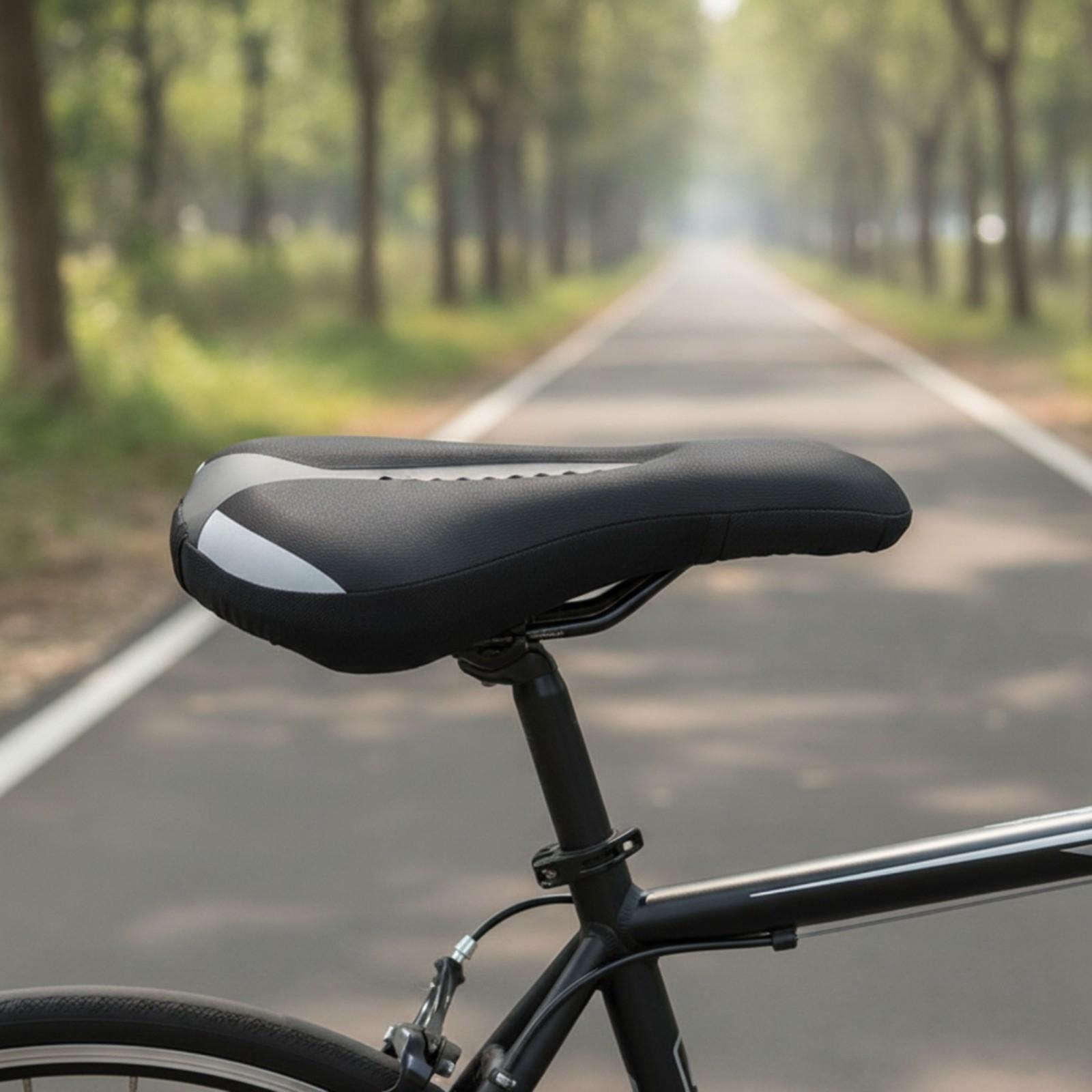 通気性の高い通気孔とレインカバーを備えた、標準サイズの自転車 - Cycling Commute In Rain のレビューと価格